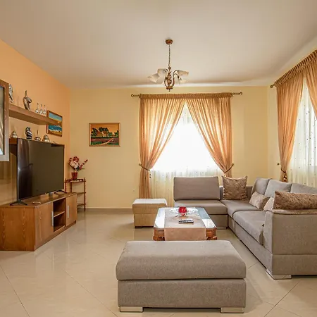 Apartament Tasos House *