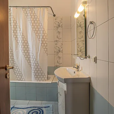 Tasos House דירה *
